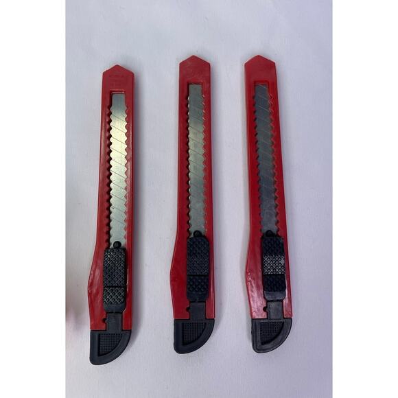 3-Pack 3m Tape Measures & 3 Utility Knives – DIY & Toolbox Essential 6-Piece - Picture 13 of 16